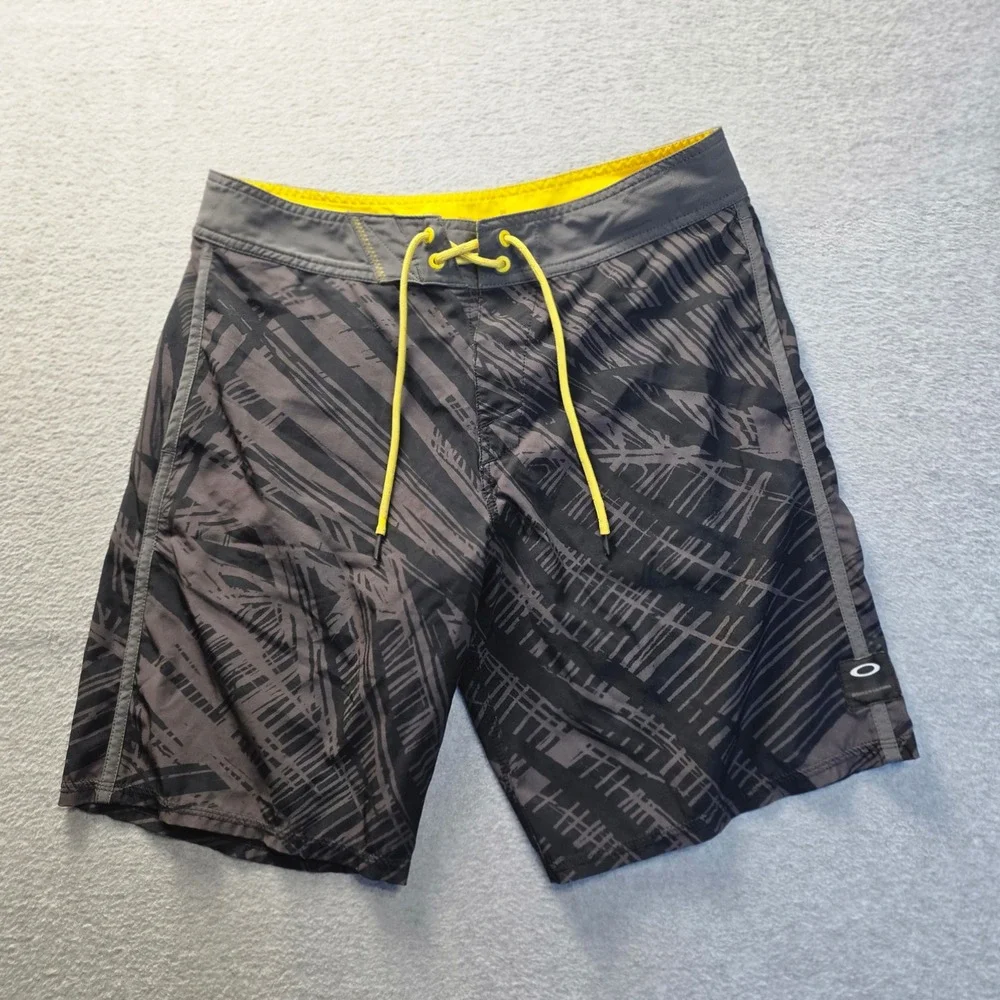 Oakley Board‎ Shorts Mens 30 Grey Black Abstract Graphic Slim Fit Swim Trunks